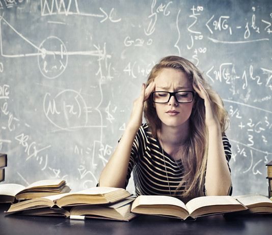 8 Tipps, die garantiert gegen Prüfungsangst helfen Wer mag das schon: Eine Prüfungssituation kann einen ganz schön runter zeihen - Stichwort Prüfungsangst.