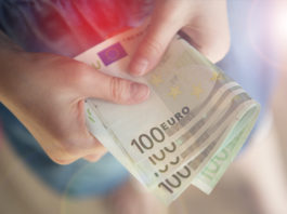 Neue Nachweispflicht bei Bareinzahlungen abbuchungen