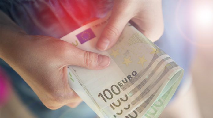 Neue Nachweispflicht bei Bareinzahlungen abbuchungen