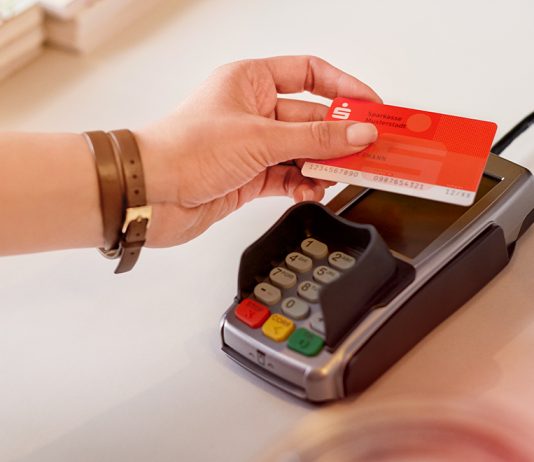 Kontaktlos zahlen – mit der Sparkassen-Card und Kreditkarte kontaktlos