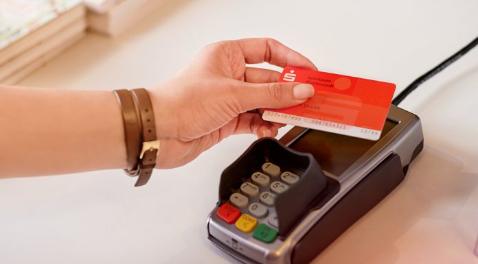 Kontaktlos zahlen – mit der Sparkassen-Card und Kreditkarte kontaktlos