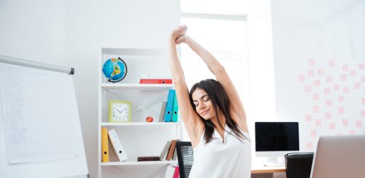 Bewegte Pause – Kleine Übungen am Arbeitsplatz | Teil 1 Bewegte Pause