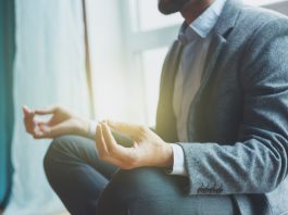 Bewegte Pause – Kleine Übungen am Arbeitsplatz | Teil 2 Bewegte Pause