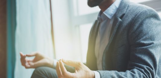 Bewegte Pause – Kleine Übungen am Arbeitsplatz | Teil 2 Bewegte Pause