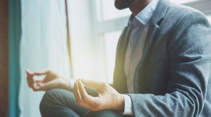 Bewegte Pause – Kleine Übungen am Arbeitsplatz | Teil 2 Bewegte Pause