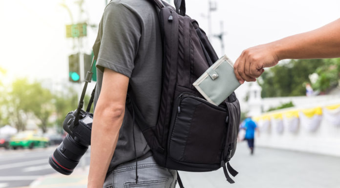 Diebstahl im Urlaub – und nun? Diebstahl von Portemonnaie aus Rucksack