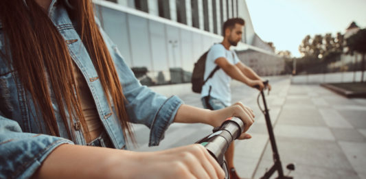 Mit Moped, E-Scooter & Co. in die Mopedsaison 2024 E-Scooter