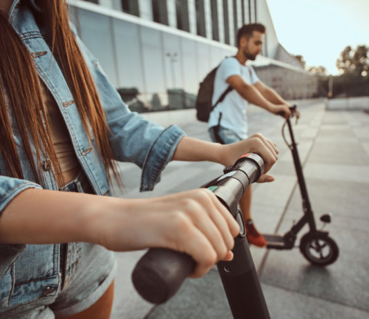 Mit Moped, E-Scooter & Co. in die Mopedsaison 2024 E-Scooter