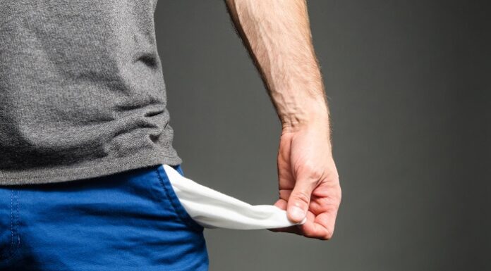 Mutlos, bequem und unwissend – so spart man sich arm Leere Hosentasche