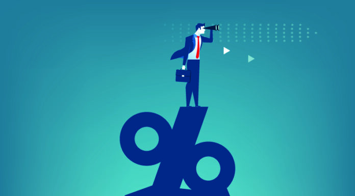 Eine echte Zinswende wird es nicht geben Mann auf Zinsberg