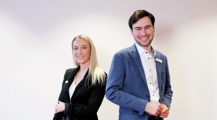 Ausbildung… und dann? – Zwei Jungangestellte der Förde Sparkasse im Interview Jungangestellte der Förde Sparkasse: Kristina Krause und Özgürcan Bas