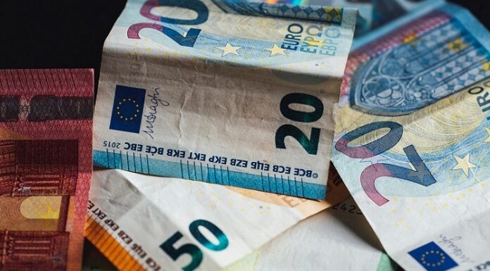 Euroraum: Inflation steigt auf Rekordwert Bargeld