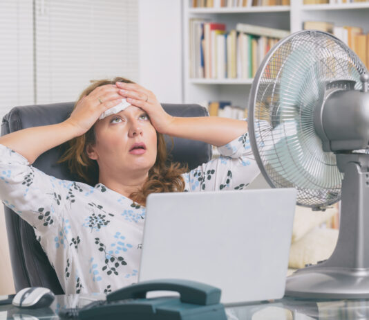 Sommer im Büro: Was ist erlaubt? Hitze Büro