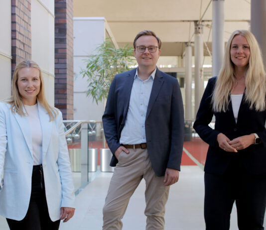 Deutschlands beste Ausbildungsbetriebe: Auch die Förde Sparkasse gehört dazu Die Ausbildungsbetreuung der Förde Sparkasse v.l.n.r: Jennifer Duggen, Karsten Sönnichsen und Nina Strehlau-Pütz.