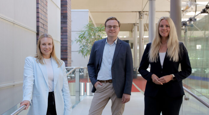 Deutschlands beste Ausbildungsbetriebe: Auch die Förde Sparkasse gehört dazu Die Ausbildungsbetreuung der Förde Sparkasse v.l.n.r: Jennifer Duggen, Karsten Sönnichsen und Nina Strehlau-Pütz.