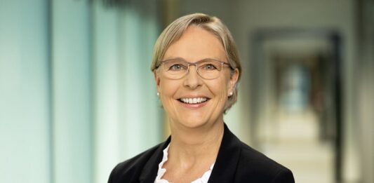 Frauen in Finanzfragen den Rücken stärken Foto von Frau Dr. Widmann von Deka Investments