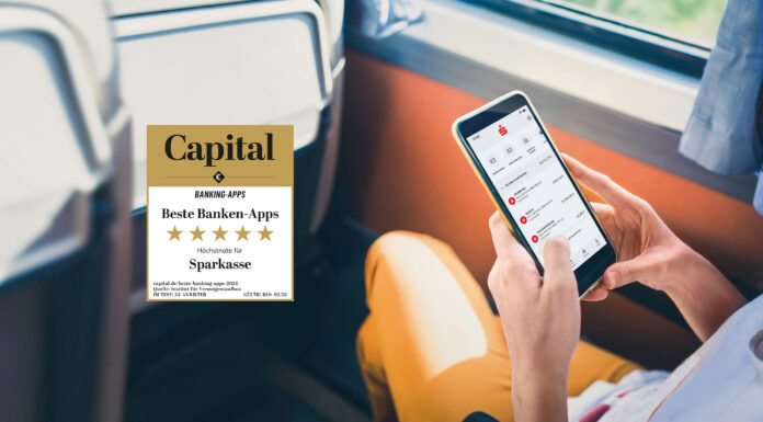 Sparkassen-App erneut ausgezeichnet Smartphone mit Sparkassen-App und Capital Auszeichnung