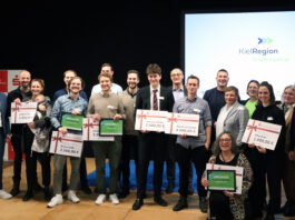 GründungsCup 2023 – Die Preisträger:innen Gruppenfoto der Gewinner:innen des GründungsCups 2023.