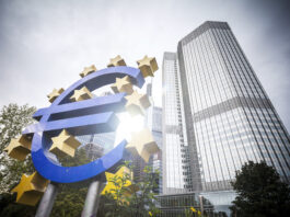 EZB hat den Leitzins gesenkt – zum ersten Mal nach 8 Jahren Euro-Zeichen und Europäische Zentralbank (EZB) in Frankfurt