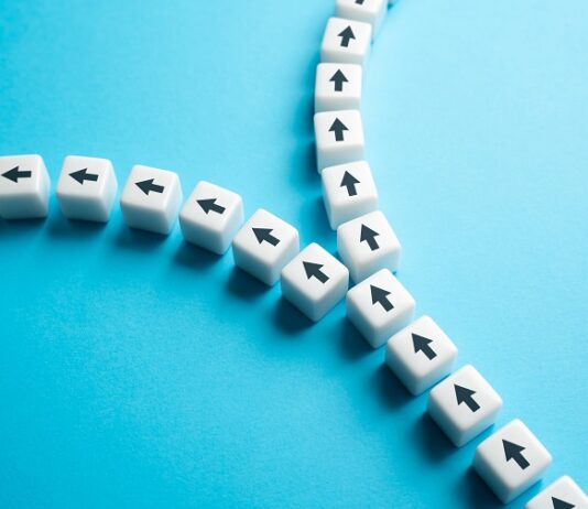 Warum Aktiengesellschaften einen Aktiensplit durchführen 1 Würfelschnur teilt sich auf in 2