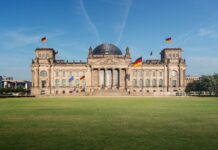 Was bringt der Koalitionsvertrag fürs Portemonnaie? Bundestag in Berlin