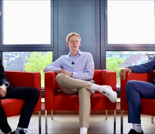 Einfach mal herein schnuppern: Das Praktikum bei der Förde Sparkasse