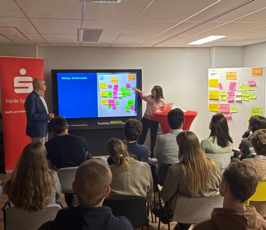 Stakeholderdialog mit Privatkund:innen in der Förde Sparkasse