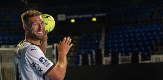 Zebra-Talk: Als Fan ganz nah dran THW Spieler Harald Reinkind in der Wunderino Arena