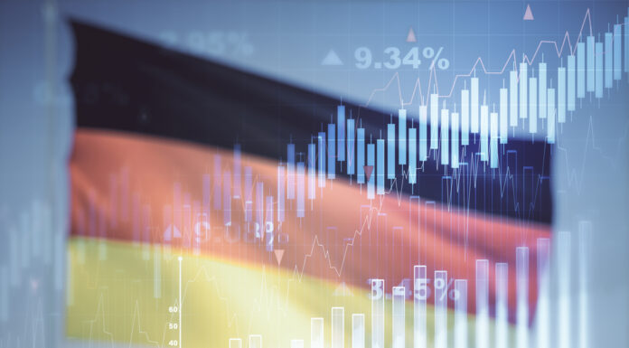 Bundesregierung und KfW starten Deutschlandfonds Doppelter Einsatz virtueller kreativer Finanzdiagramme auf der Flagge Deutschlands und blauer Hintergrund, Bank- und Rechnungslegungskonzept