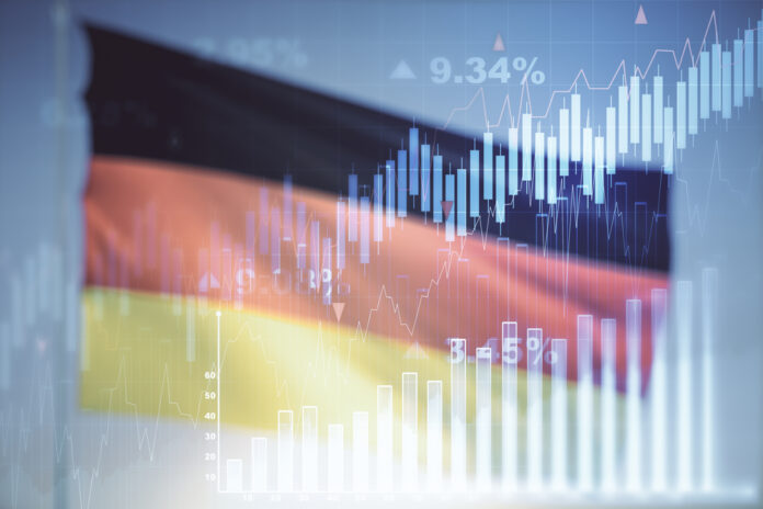 Doppelter Einsatz virtueller kreativer Finanzdiagramme auf der Flagge Deutschlands und blauer Hintergrund, Bank- und Rechnungslegungskonzept